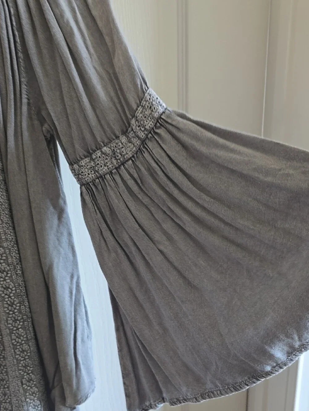Solitaire Gray Peasant Tunic with Lace Trim - Picture 3 of 4